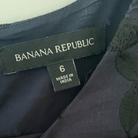 Banana Republic Embroidered Mini Floral Dress Women 6 Navy S/S Cotton Zip Lined - Picture 3 of 7